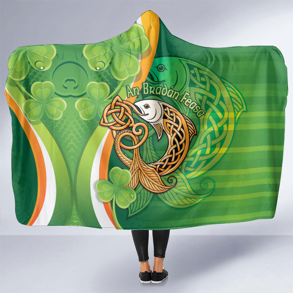 Salmon of Knowledge Ireland Hooded Blanket Celtic Mythology An Bradan Feasa