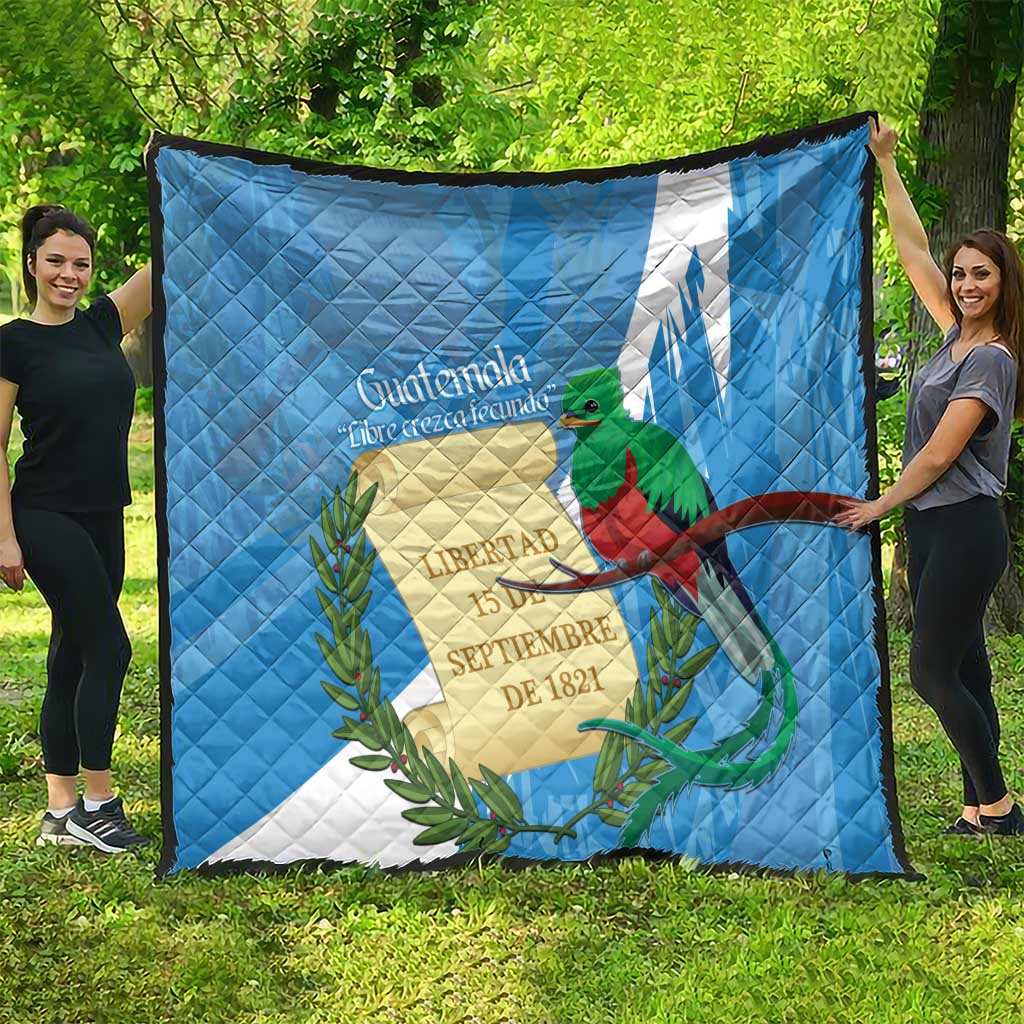 Guatemala Independence Day Quilt Coat Of Arms With Resplendent Quetzal Grunge Style - Wonder Print Shop