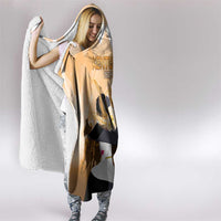 Kentucky Horse Racing Hooded Blanket Derby Mint Julep Girl - Gold Pastel LT14