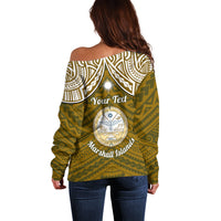 Personalised Marshall Islands Off Shoulder Sweater Gold Polynesian Tribal Mix Coat Of Arms - Wonder Print Shop