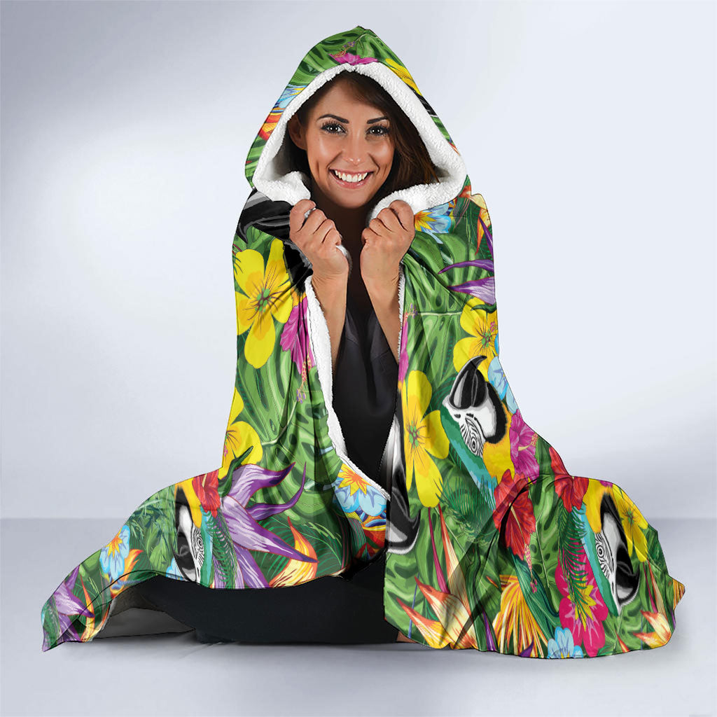 Macaw Parrot Brazil Hooded Blanket Maracas Seamless Tropical Flowers