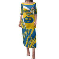 Custom Sweden Curling Family Matching Puletasi and Hawaiian Shirt Konungariket Sverige Tre Kronor Grunge Style - Wonder Print Shop