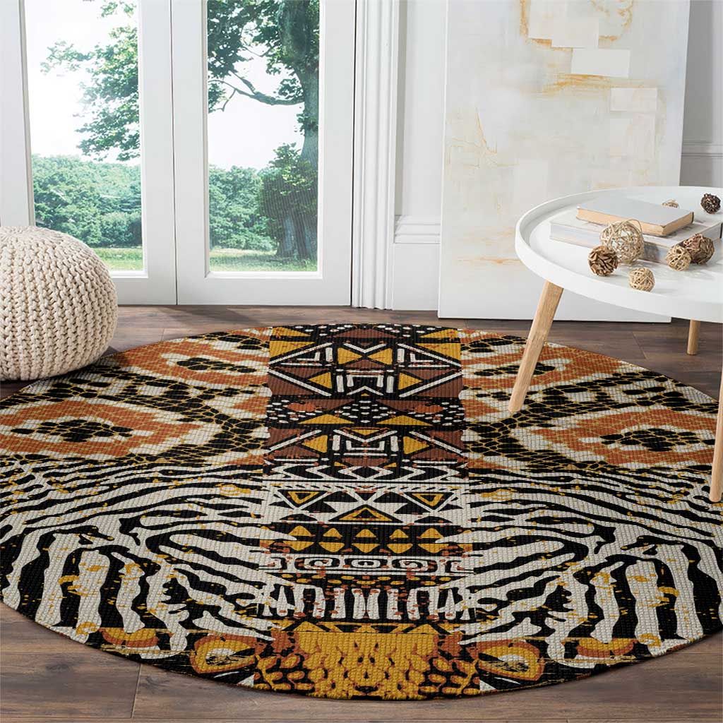 African Tribal Pattern With Wild Animal Skins Round Carpet