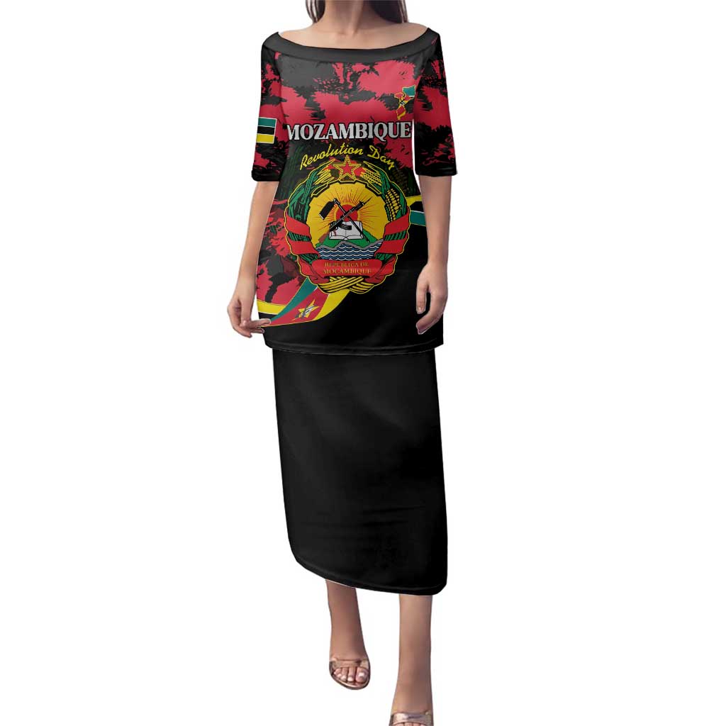 Personalized Mozambique Revolution Day Family Matching Puletasi and Hawaiian Shirt Coat Of Arms FRELIMO - Wonder Print Shop