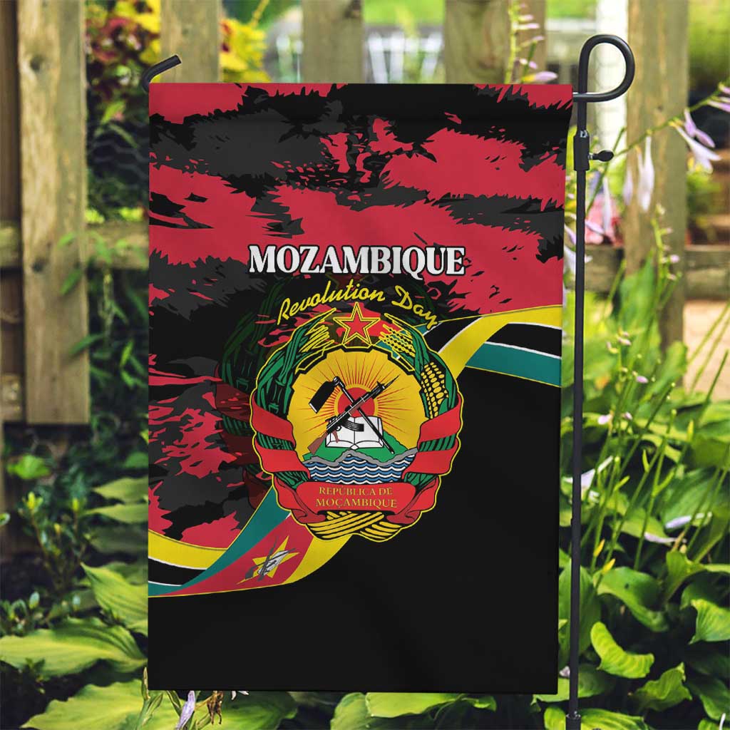 Mozambique Revolution Day Garden Flag Coat Of Arms FRELIMO - Wonder Print Shop