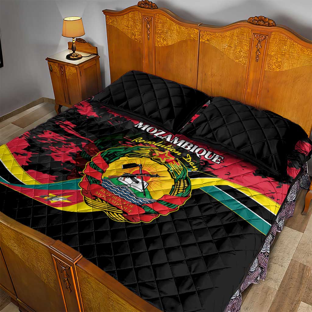 Mozambique Revolution Day Quilt Bed Set Coat Of Arms FRELIMO - Wonder Print Shop