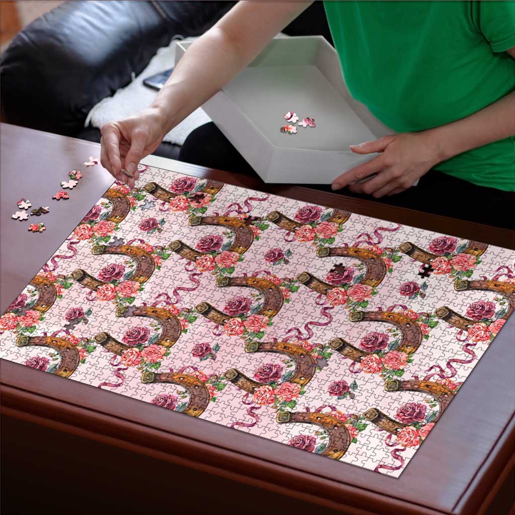 Kentucky Lucky Horseshoe Floral Puzzle Vintage Western Pattern