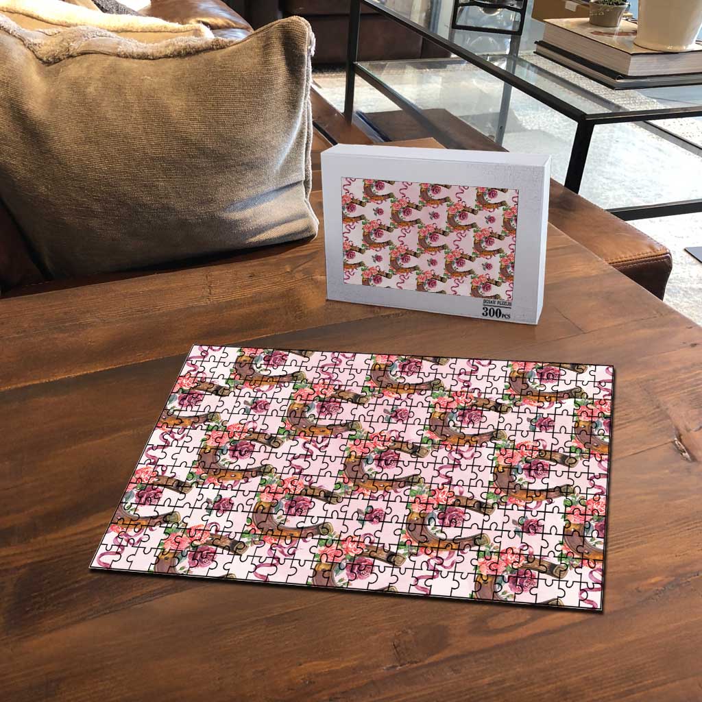 Kentucky Lucky Horseshoe Floral Puzzle Vintage Western Pattern