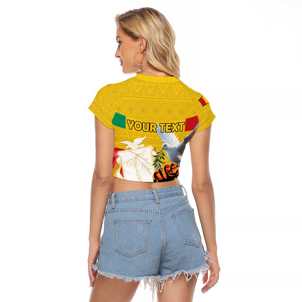 Personalized Guinea Independence Day Raglan Cropped T Shirt Coat Of Arms With African Pattern - Wonder Print Shop