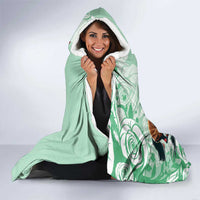 Kentucky Horse Racing Hooded Blanket Churchill Downs Derby Mint Julep Cocktail