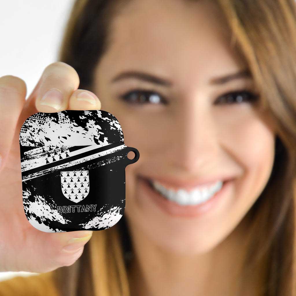 Brittany AirPods Case Coat Of Arms With Triskelion - Grunge Style - Wonder Print Shop