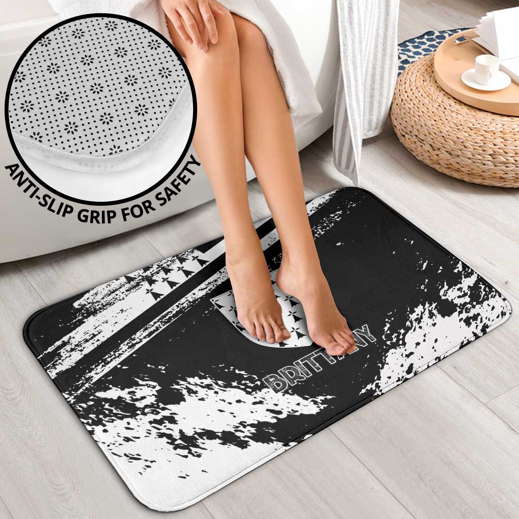 Brittany Bathroom Set Coat Of Arms With Triskelion - Grunge Style - Wonder Print Shop