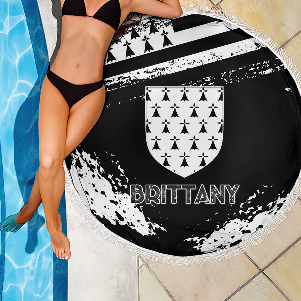Brittany Beach Blanket Coat Of Arms With Triskelion - Grunge Style - Wonder Print Shop