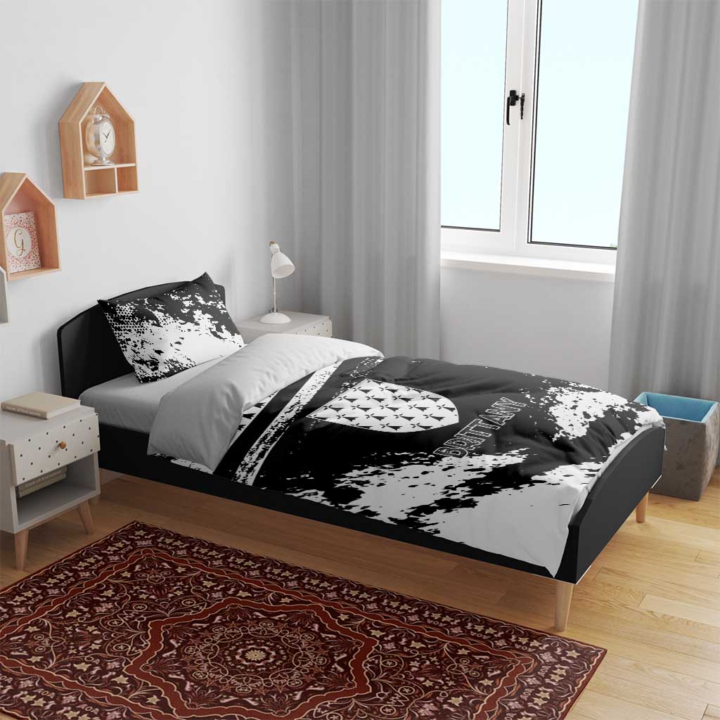 Brittany Bedding Set Coat Of Arms With Triskelion - Grunge Style - Wonder Print Shop