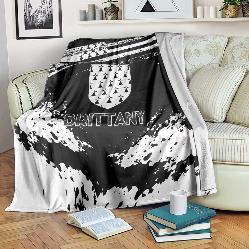 Brittany Blanket Coat Of Arms With Triskelion - Grunge Style - Wonder Print Shop