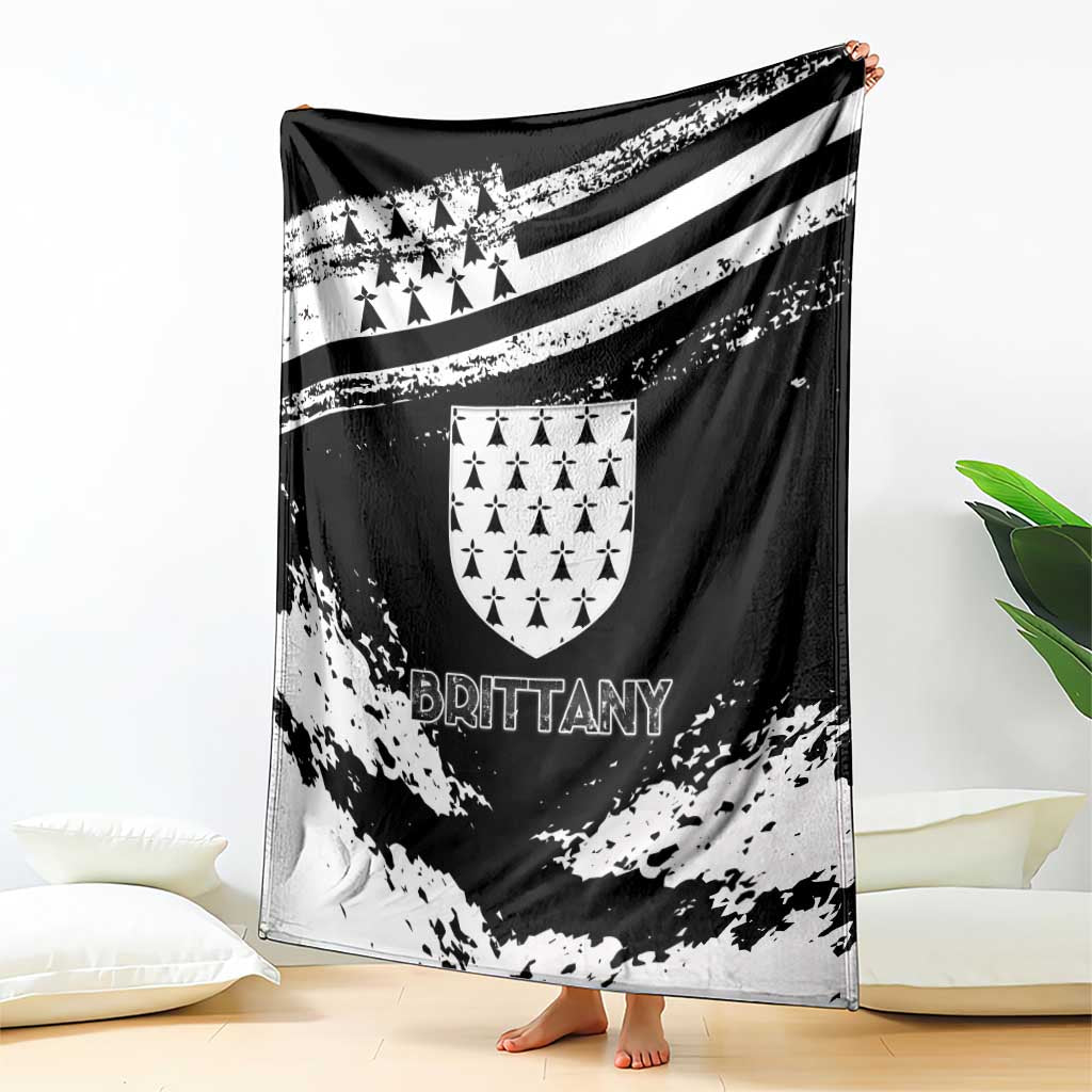 Brittany Blanket Coat Of Arms With Triskelion - Grunge Style - Wonder Print Shop