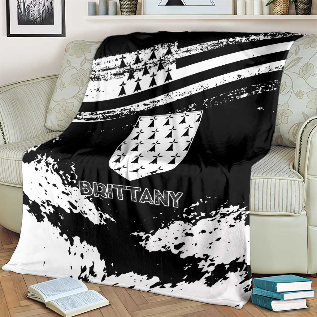 Brittany Blanket Coat Of Arms With Triskelion - Grunge Style - Wonder Print Shop