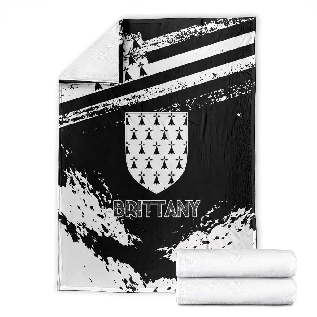 Brittany Blanket Coat Of Arms With Triskelion - Grunge Style - Wonder Print Shop