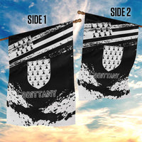 Brittany Garden Flag Coat Of Arms With Triskelion - Grunge Style - Wonder Print Shop