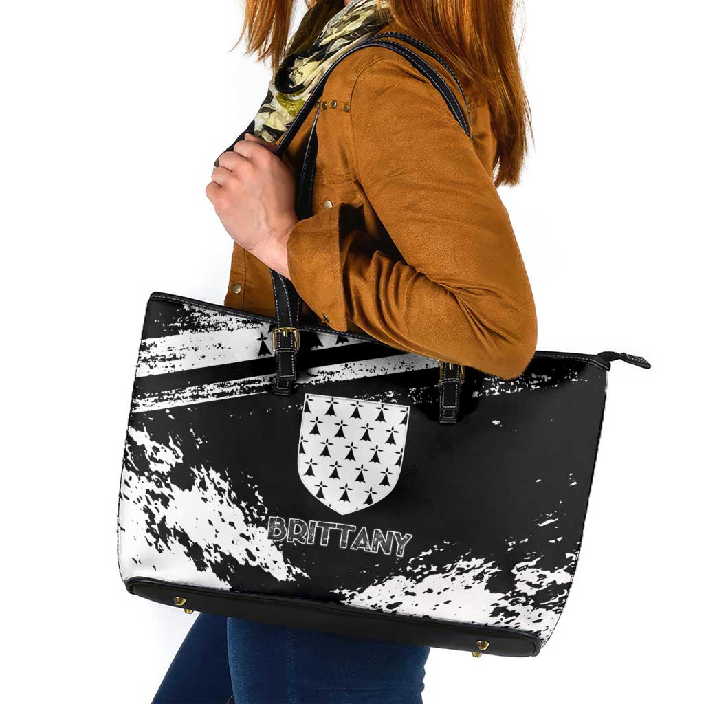 Brittany Leather Tote Bag Coat Of Arms With Triskelion - Grunge Style - Wonder Print Shop