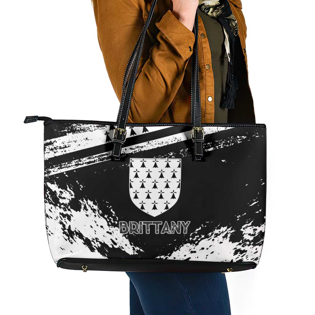 Brittany Leather Tote Bag Coat Of Arms With Triskelion - Grunge Style - Wonder Print Shop
