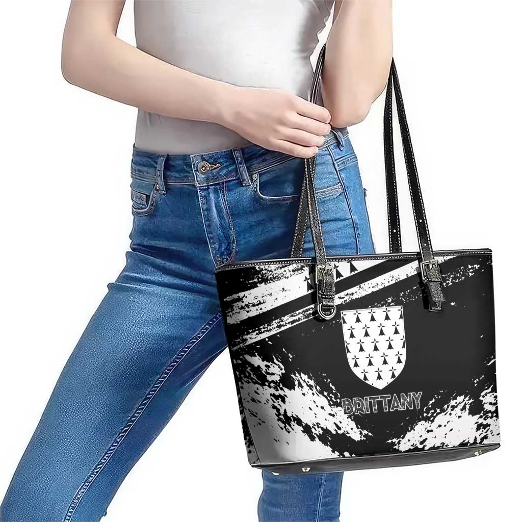 Brittany Leather Tote Bag Coat Of Arms With Triskelion - Grunge Style - Wonder Print Shop