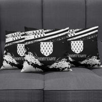 Brittany Pillow Cover Coat Of Arms With Triskelion - Grunge Style - Wonder Print Shop