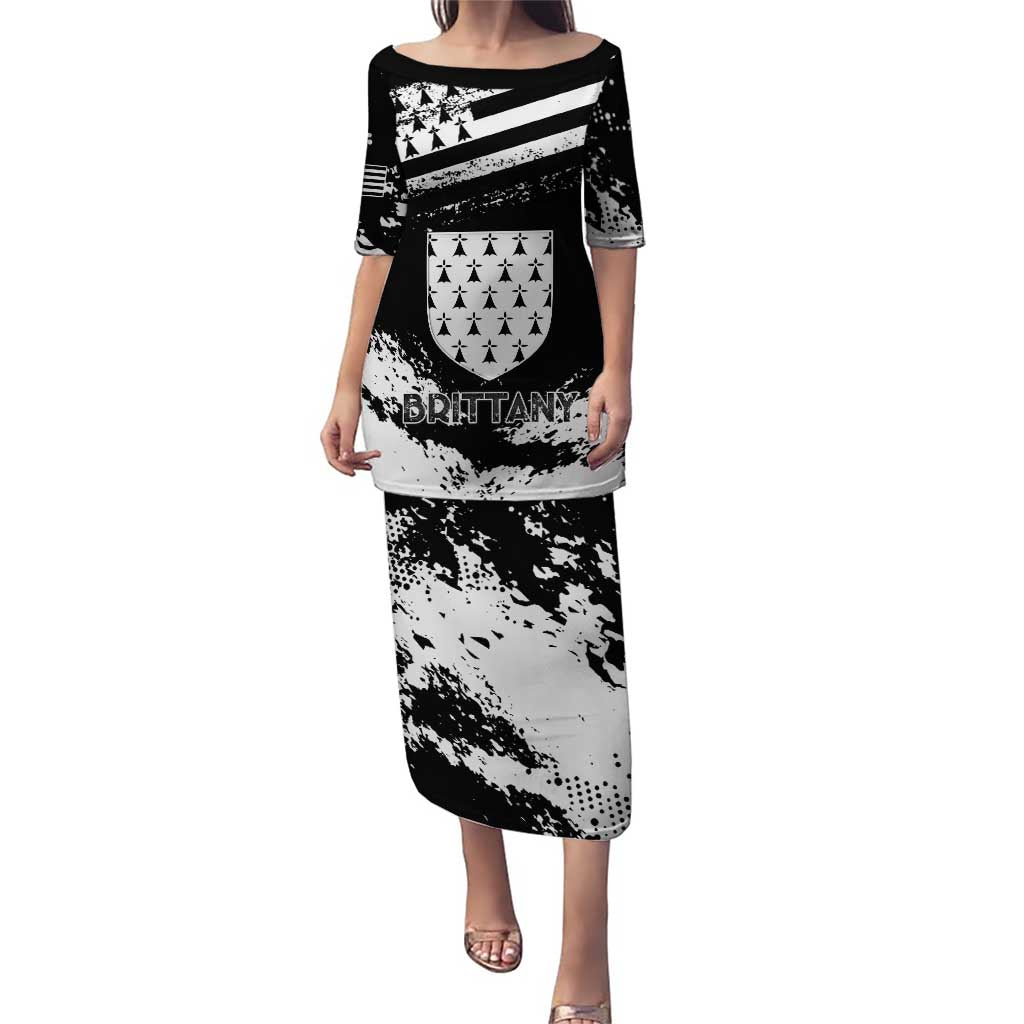 Personalized Brittany Puletasi Coat Of Arms With Triskelion - Grunge Style - Wonder Print Shop