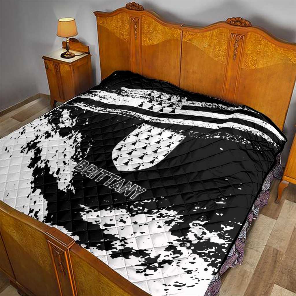 Brittany Quilt Coat Of Arms With Triskelion - Grunge Style - Wonder Print Shop