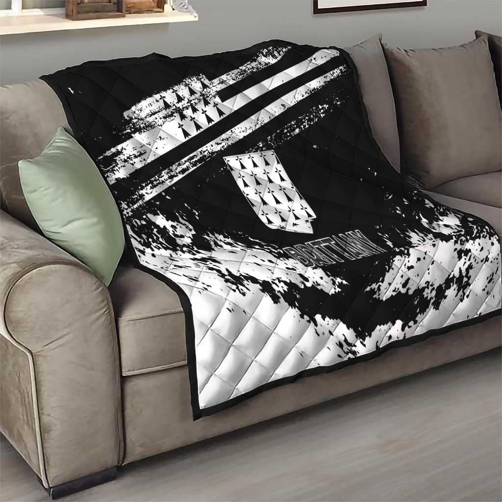 Brittany Quilt Coat Of Arms With Triskelion - Grunge Style - Wonder Print Shop