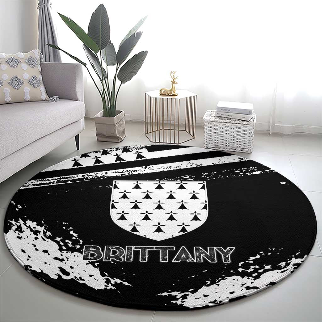 Brittany Round Carpet Coat Of Arms With Triskelion - Grunge Style - Wonder Print Shop