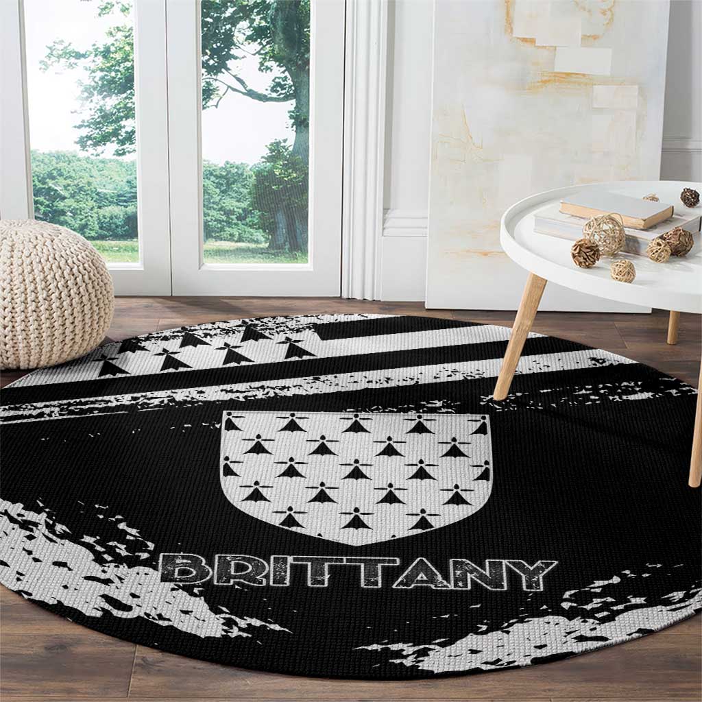 Brittany Round Carpet Coat Of Arms With Triskelion - Grunge Style - Wonder Print Shop