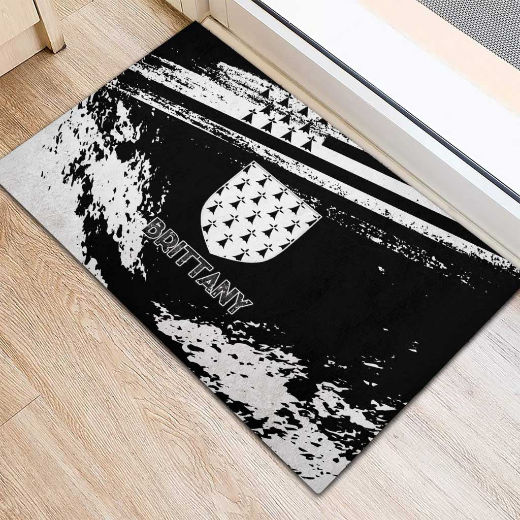 Brittany Rubber Doormat Coat Of Arms With Triskelion - Grunge Style - Wonder Print Shop