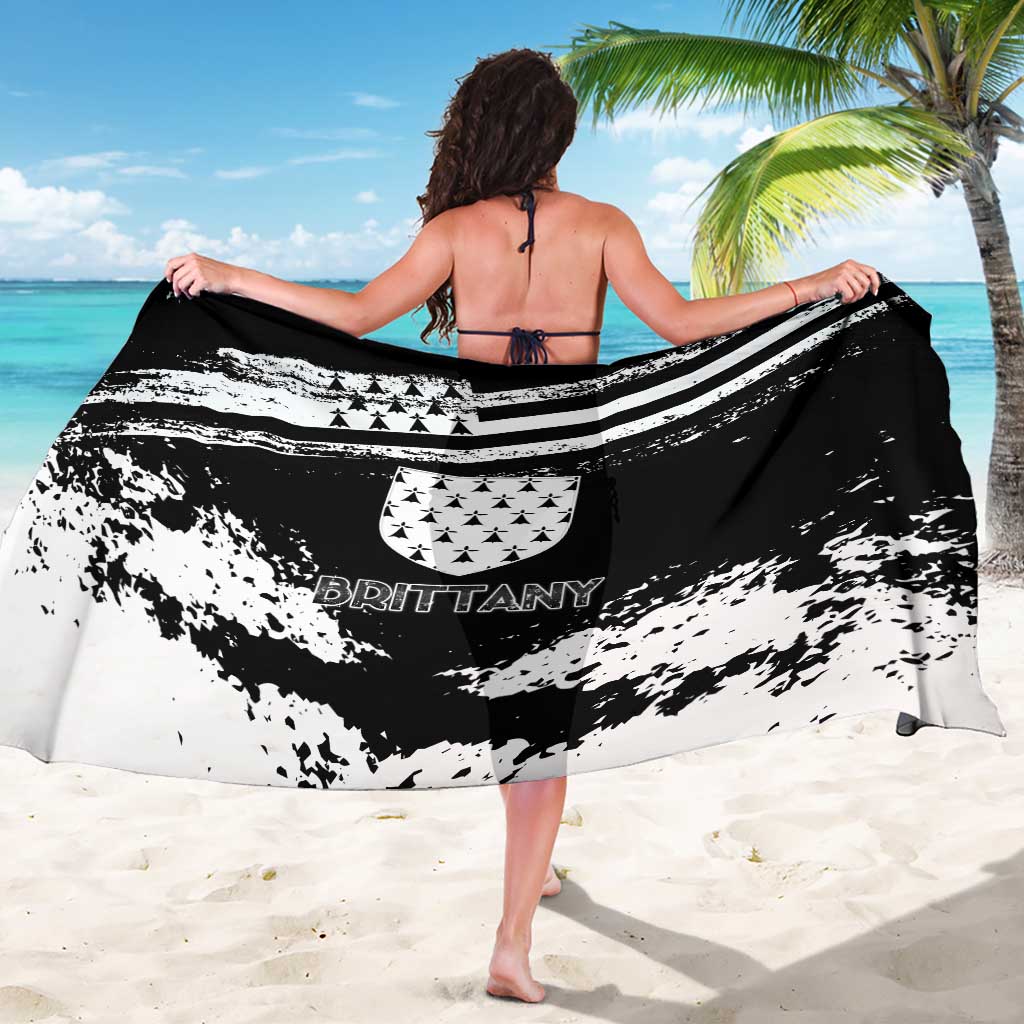 Brittany Sarong Coat Of Arms With Triskelion - Grunge Style - Wonder Print Shop