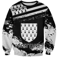 Personalized Brittany Sweatshirt Coat Of Arms With Triskelion - Grunge Style - Wonder Print Shop