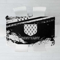 Brittany Tablecloth Coat Of Arms With Triskelion - Grunge Style - Wonder Print Shop