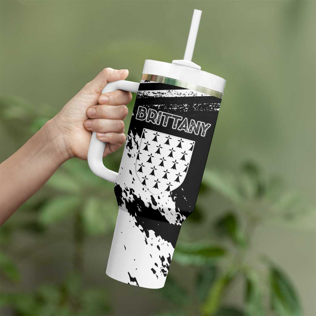 Personalized Brittany Tumbler With Handle Coat Of Arms With Triskelion - Grunge Style - Wonder Print Shop