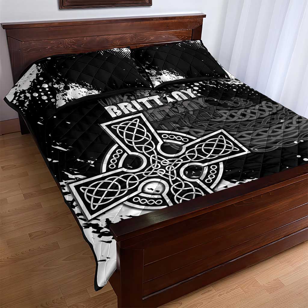 Brittany Celtic Cross Quilt Bed Set With Celtic Knotwork - Wonder Print Shop