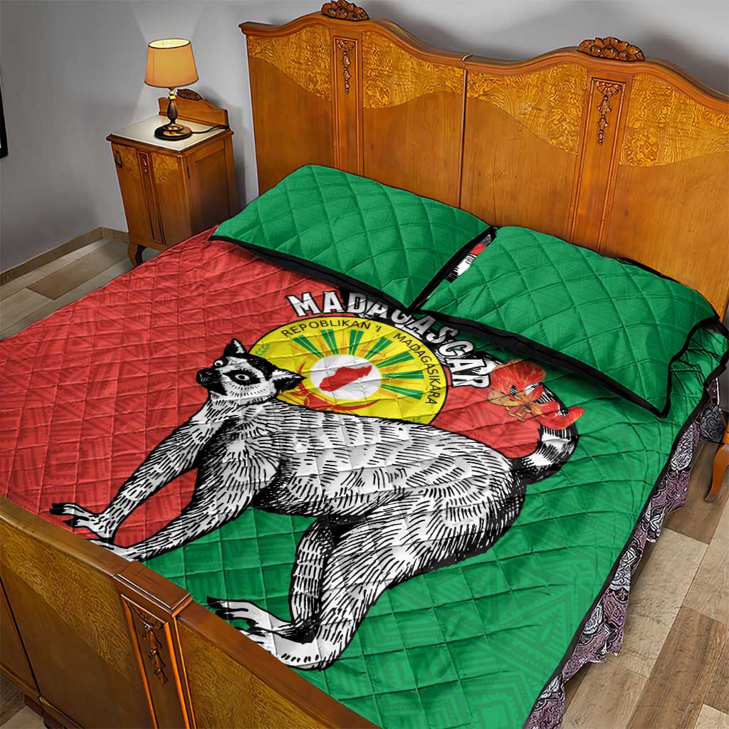 Happy Madagascar Independence Day Quilt Bed Set Ring-Tailed Lemur With Seal Of Madagasikara
