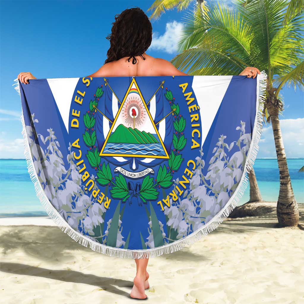 El Salvador Beach Blanket Turquoise-Browed Motmot With Coat Of Arms - Wonder Print Shop