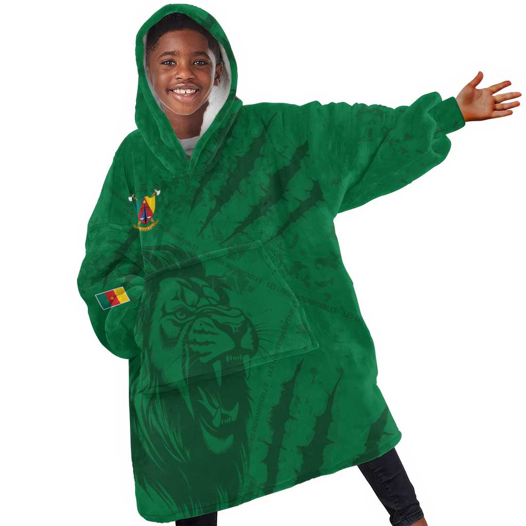 Custom Cameroon Football Kid Wearable Blanket Hoodie Go Les Lions Indomptables Go - Wonder Print Shop
