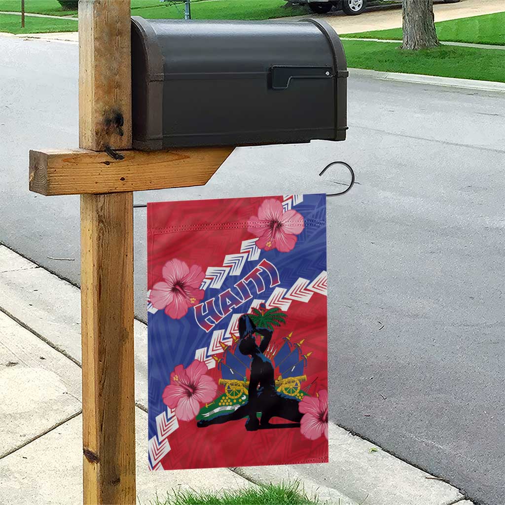 Haiti Garden Flag Neg Maron Polynesian