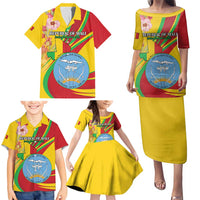 Personalized Mali Independence Day Family Matching Puletasi and Hawaiian Shirt Coat Of Arms With Hibiscus Sabdariffa - Wonder Print Shop