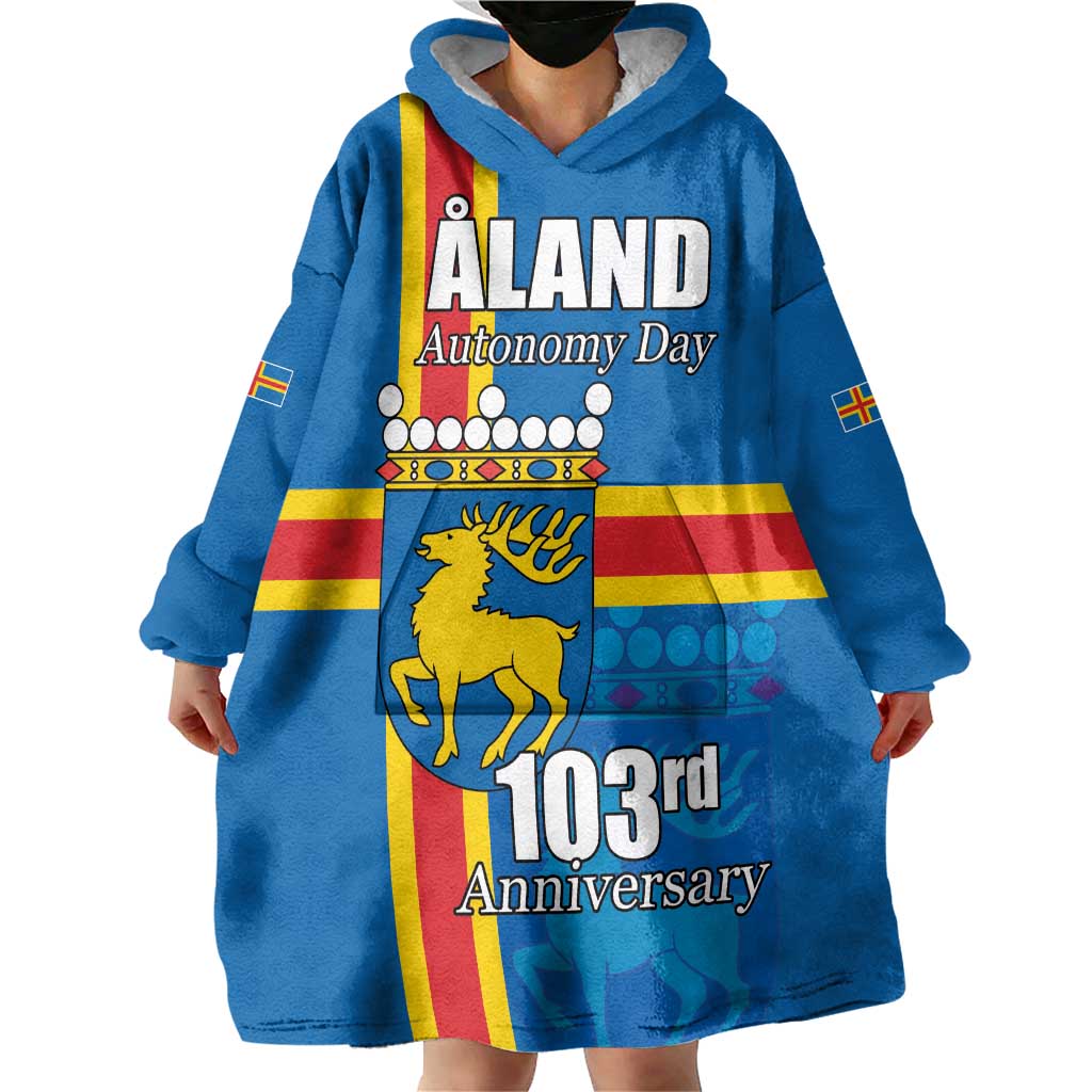 Aland's Autonomy Day Wearable Blanket Hoodie 103rd Anniversary