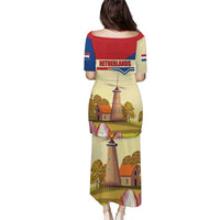 Netherlands Lion and Knight Puletasi Tulips and Windmills