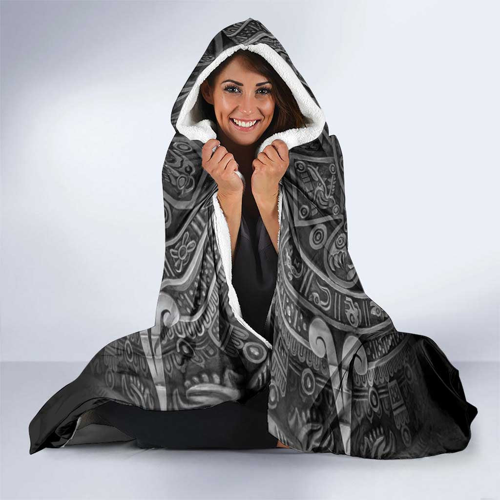 Mexico Aztec Warrior Hooded Blanket Huitzilopochtli With Aztec Calendar