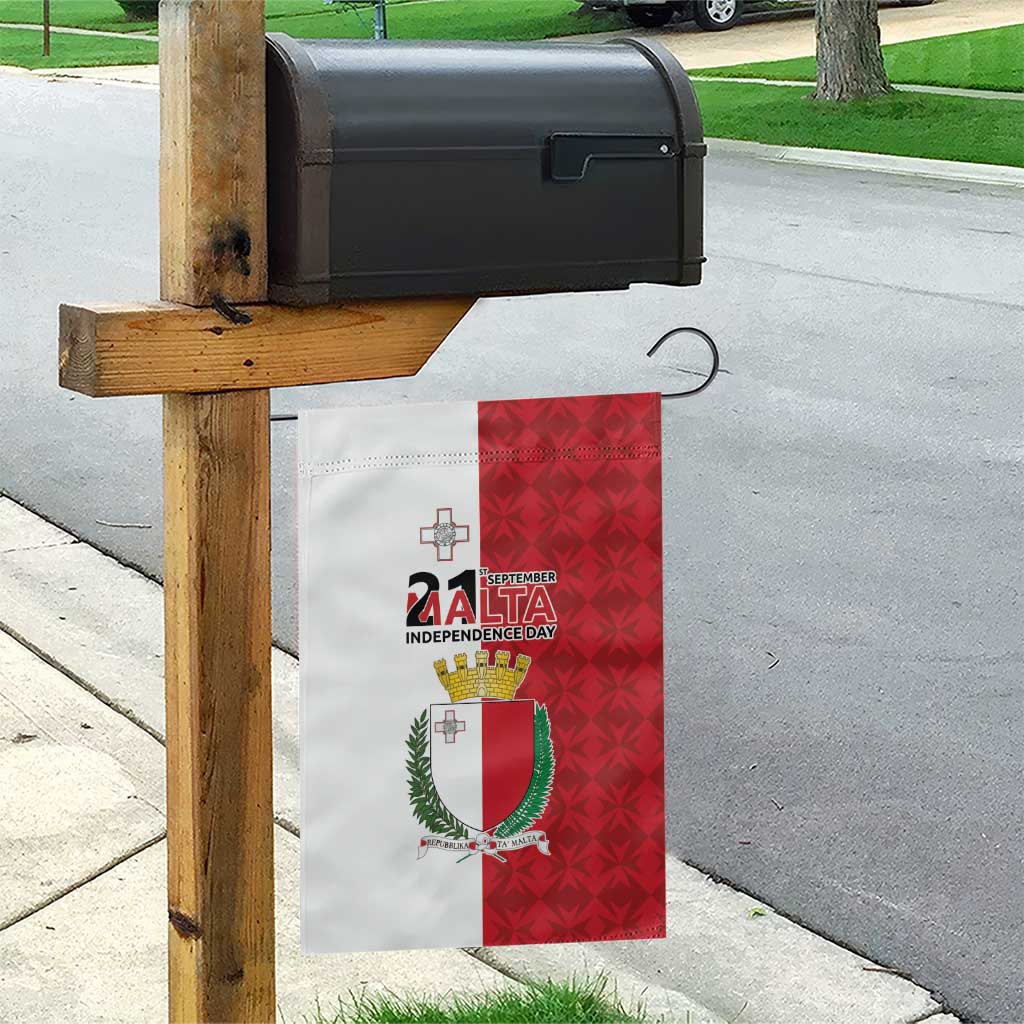 Malta Independence Day Garden Flag Flag Style with Coat of Arms