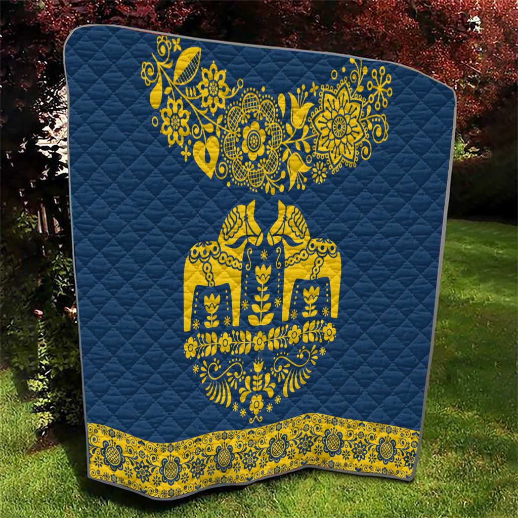 Sweden Daleclarian Horse Quilt Floral Folk Pattern Blue Version