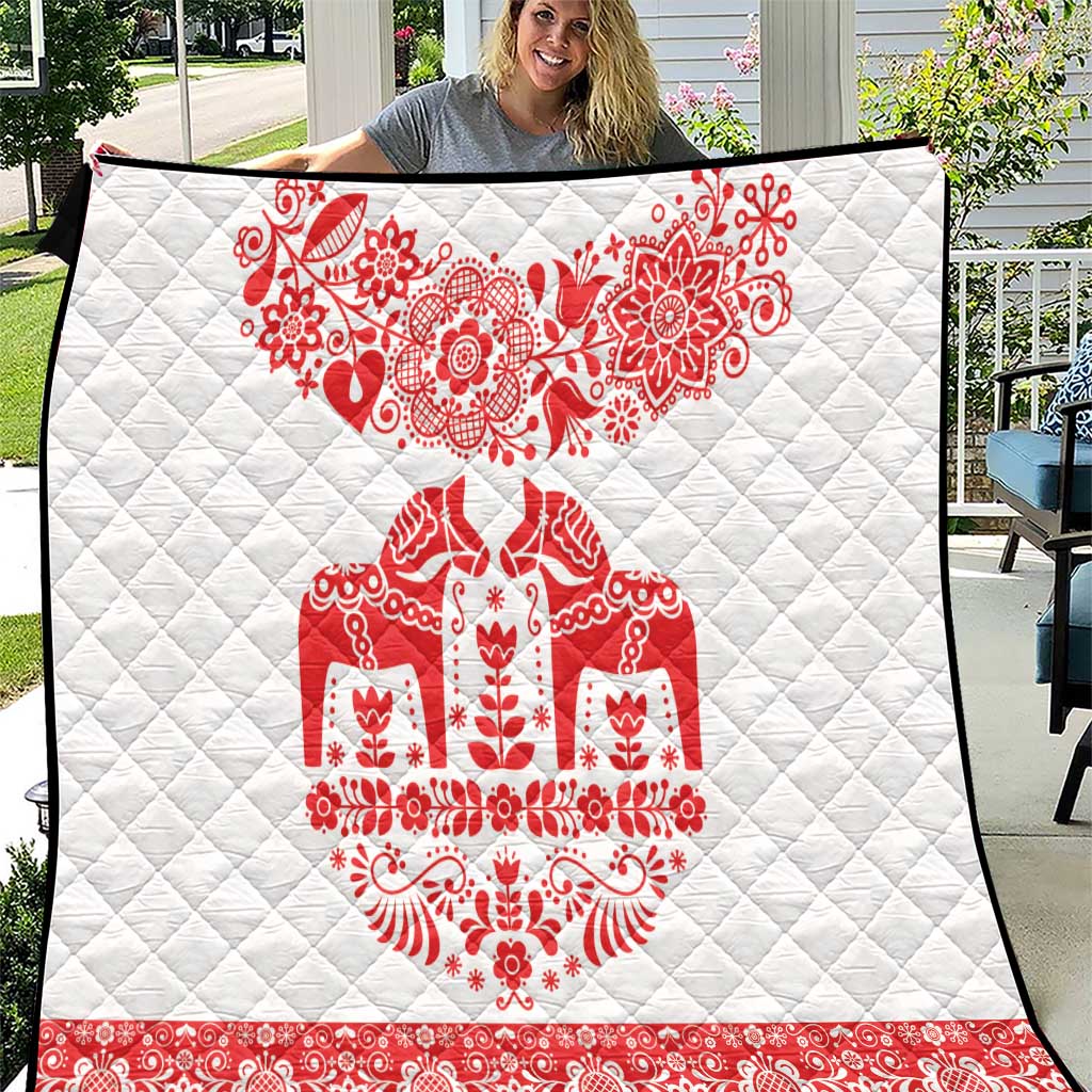 Sweden Daleclarian Horse Quilt Floral Folk Pattern White Version