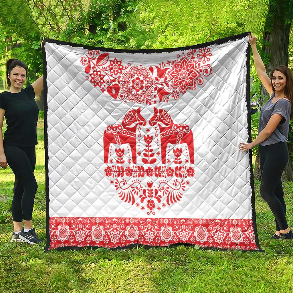 Sweden Daleclarian Horse Quilt Floral Folk Pattern White Version
